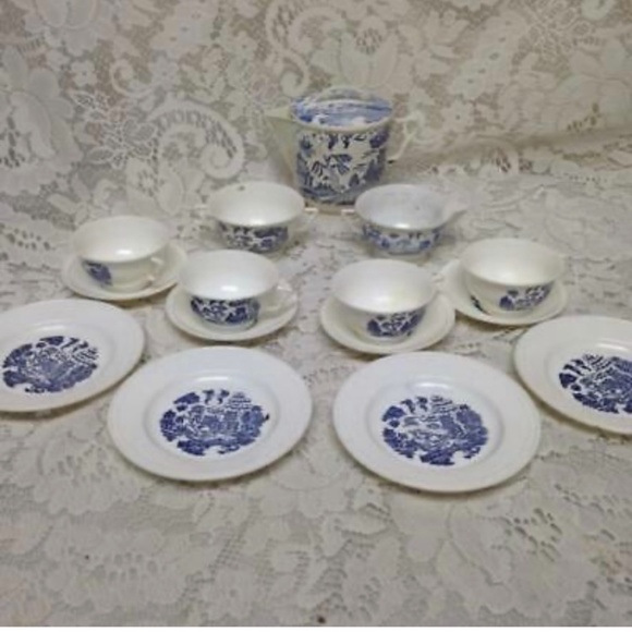 1950s 16-pc Ideal Blue Willow, Child’s Tea Set